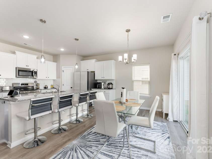 4037 Stoneygreen Lane, Charlotte, NC 28215.  MLS# CAR4283397, YatesRealty ID 29610. 