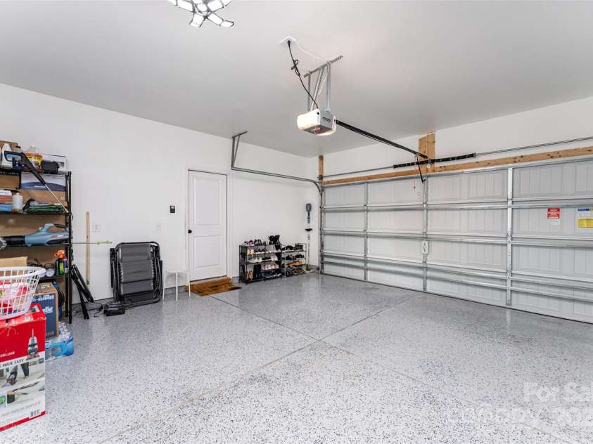 4037 Stoneygreen Lane, Charlotte, NC 28215.  MLS# CAR4283397, YatesRealty ID 29610. 