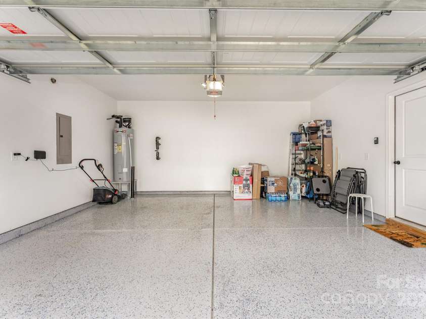 4037 Stoneygreen Lane, Charlotte, NC 28215.  MLS# CAR4283397, YatesRealty ID 29610. 