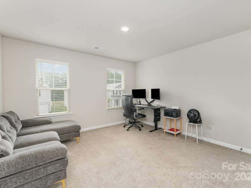 4037 Stoneygreen Lane, Charlotte, NC 28215.  MLS# CAR4283397, YatesRealty ID 29610. Bedroom # 4