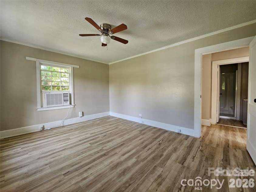 930 Miller Street, Gastonia, NC 28052.  MLS# CAR4373950, YatesRealty ID 29610. 