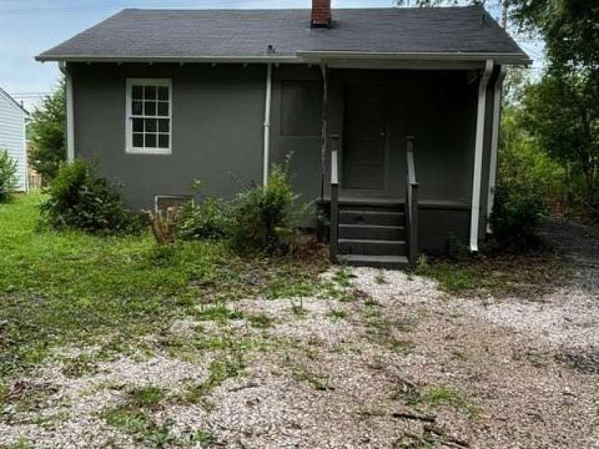 930 Miller Street, Gastonia, NC 28052.  MLS# CAR4373950, YatesRealty ID 29610. 