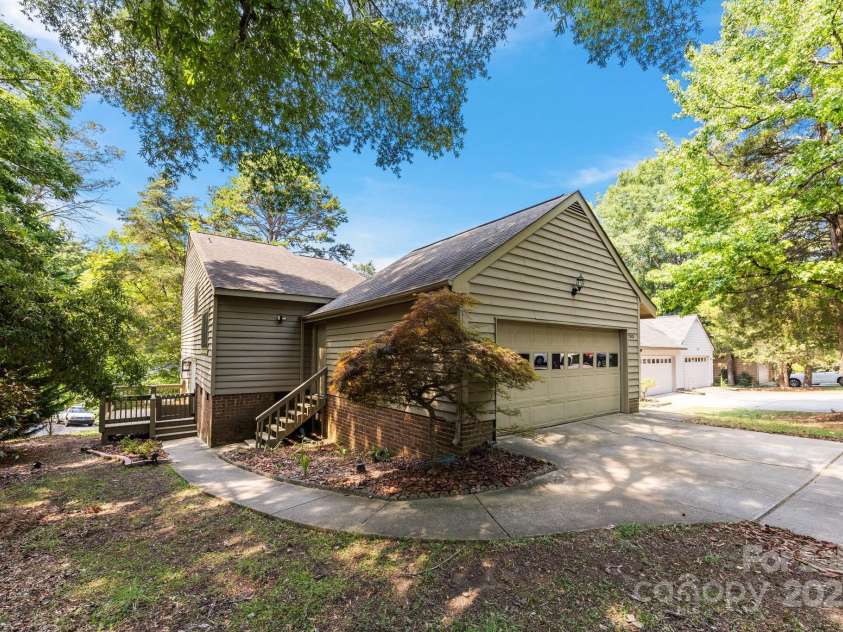 9008 St Croix Lane, Charlotte, NC 28277.  MLS# CAR4279557, YatesRealty ID 29611. 