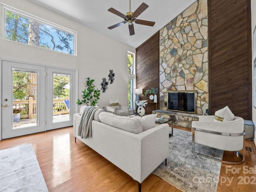 9008 St Croix Lane, Charlotte, NC 28277.  MLS# CAR4279557, YatesRealty ID 29611. 