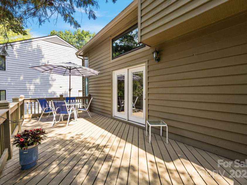 9008 St Croix Lane, Charlotte, NC 28277.  MLS# CAR4279557, YatesRealty ID 29611. 