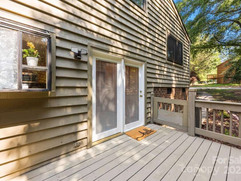 9008 St Croix Lane, Charlotte, NC 28277.  MLS# CAR4279557, YatesRealty ID 29611. 