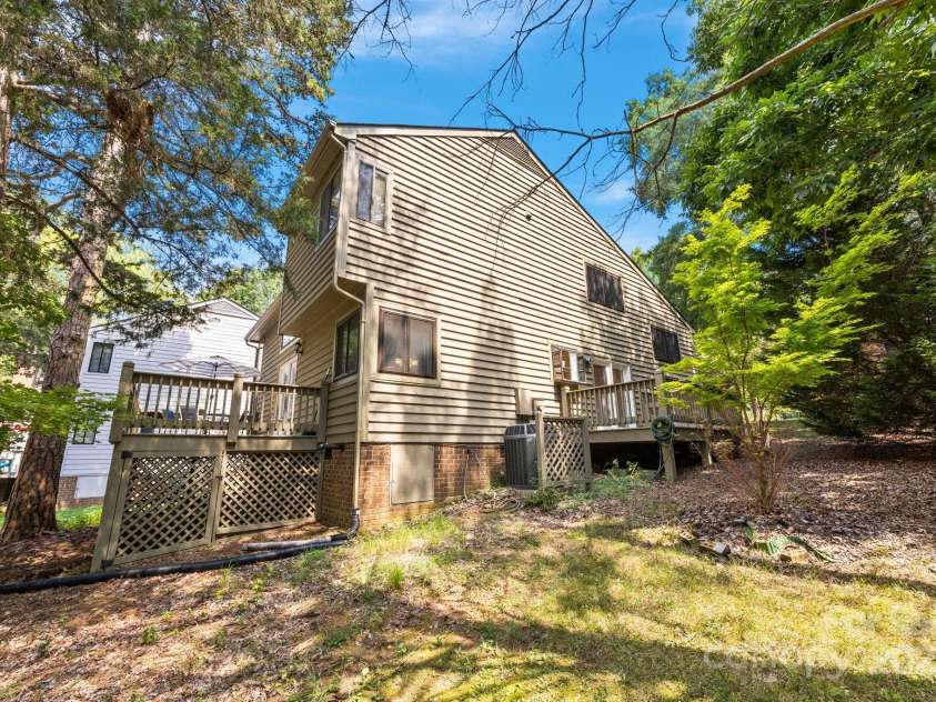 9008 St Croix Lane, Charlotte, NC 28277.  MLS# CAR4279557, YatesRealty ID 29611. 