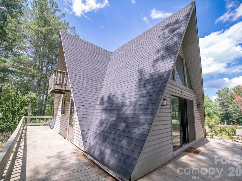 3555 Majestic View Place, Lenoir, NC 28645.  MLS# CAR4388844, YatesRealty ID 29612. 