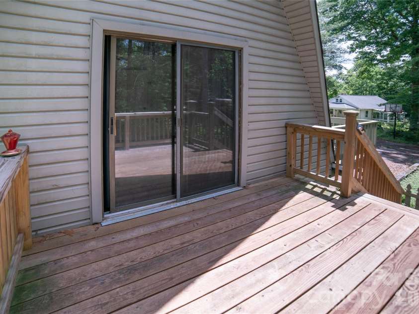 3555 Majestic View Place, Lenoir, NC 28645.  MLS# CAR4388844, YatesRealty ID 29612. 