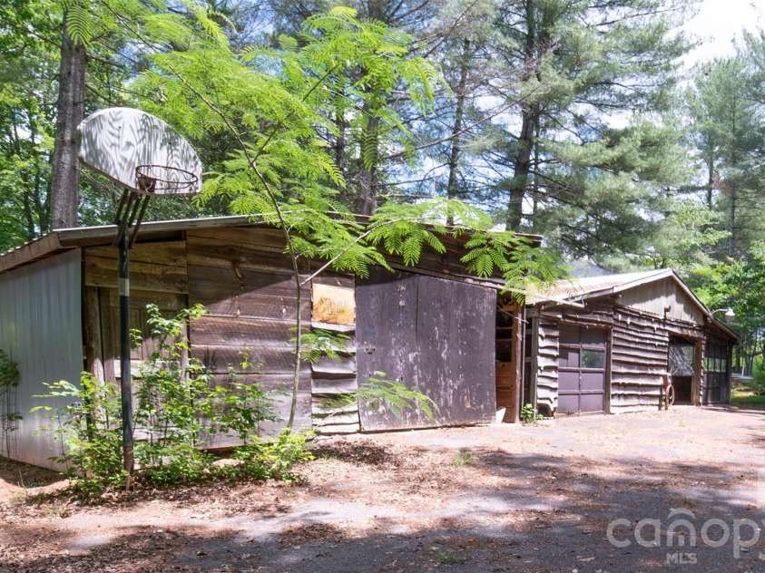 3555 Majestic View Place, Lenoir, NC 28645.  MLS# CAR4388844, YatesRealty ID 29612. 