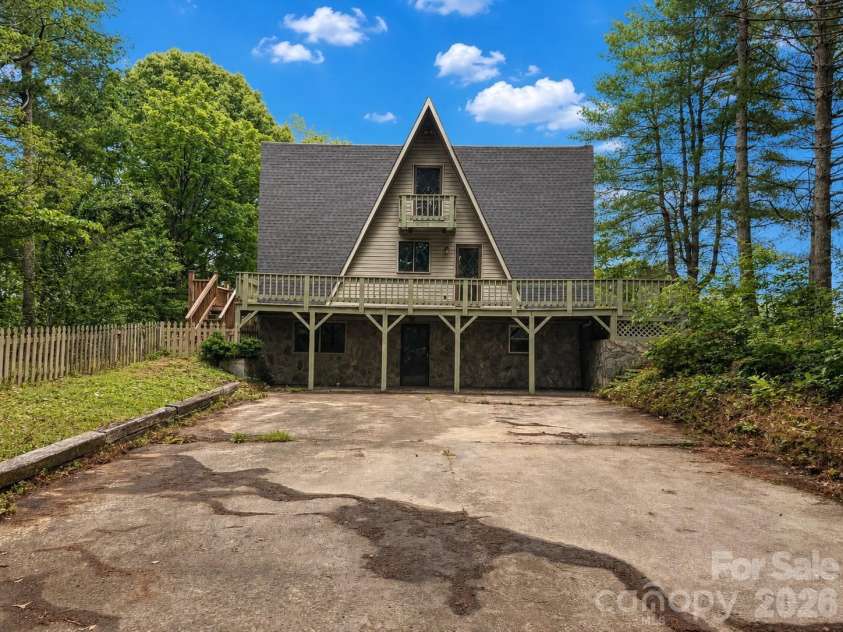 3555 Majestic View Place, Lenoir, NC 28645.  MLS# CAR4388844, YatesRealty ID 29612. 