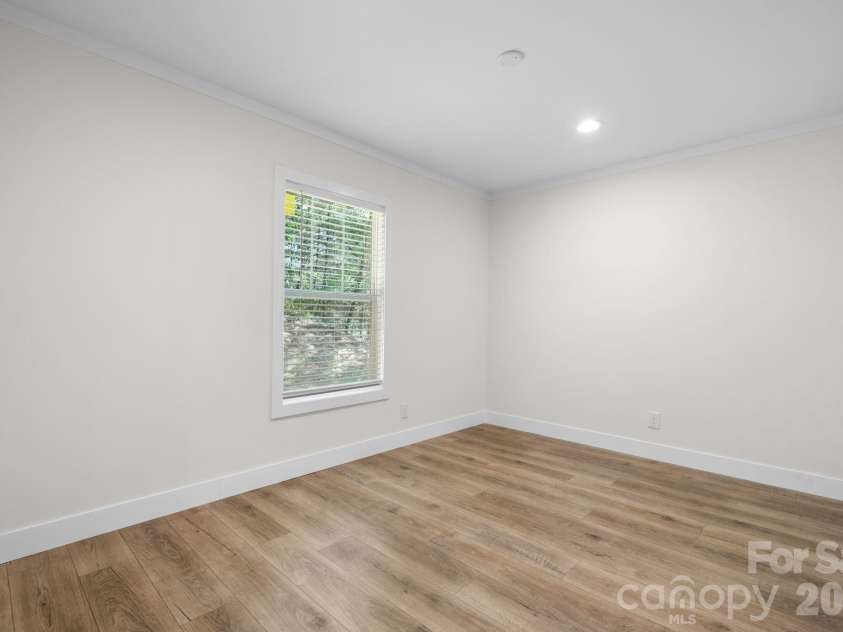 146 Oakstone Drive, Statesville, NC 28677.  MLS# CAR4387103, YatesRealty ID 29613. 