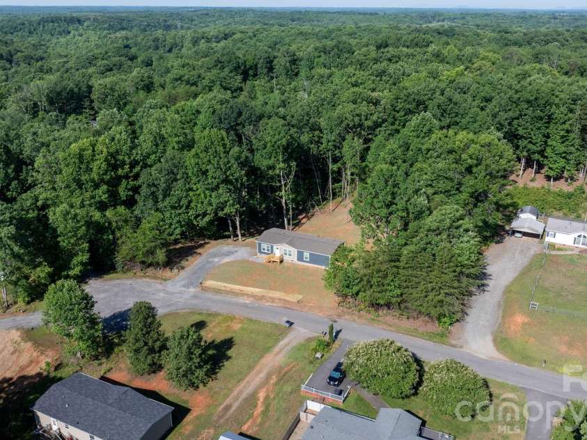 146 Oakstone Drive, Statesville, NC 28677.  MLS# CAR4387103, YatesRealty ID 29613. 