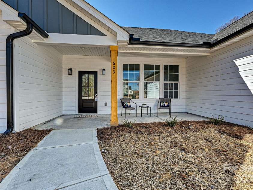 603 Elm Street, Cherryville, NC 28021.  MLS# CAR4229181, YatesRealty ID 29613. 