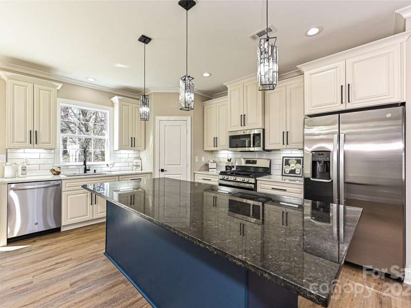 603 Elm Street, Cherryville, NC 28021.  MLS# CAR4229181, YatesRealty ID 29613. 