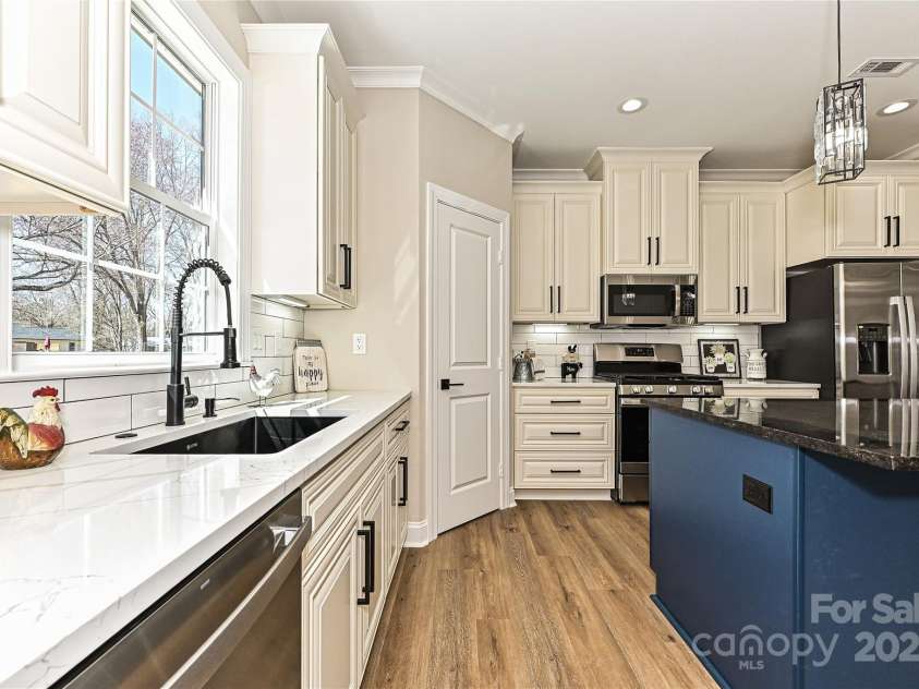 603 Elm Street, Cherryville, NC 28021.  MLS# CAR4229181, YatesRealty ID 29613. 