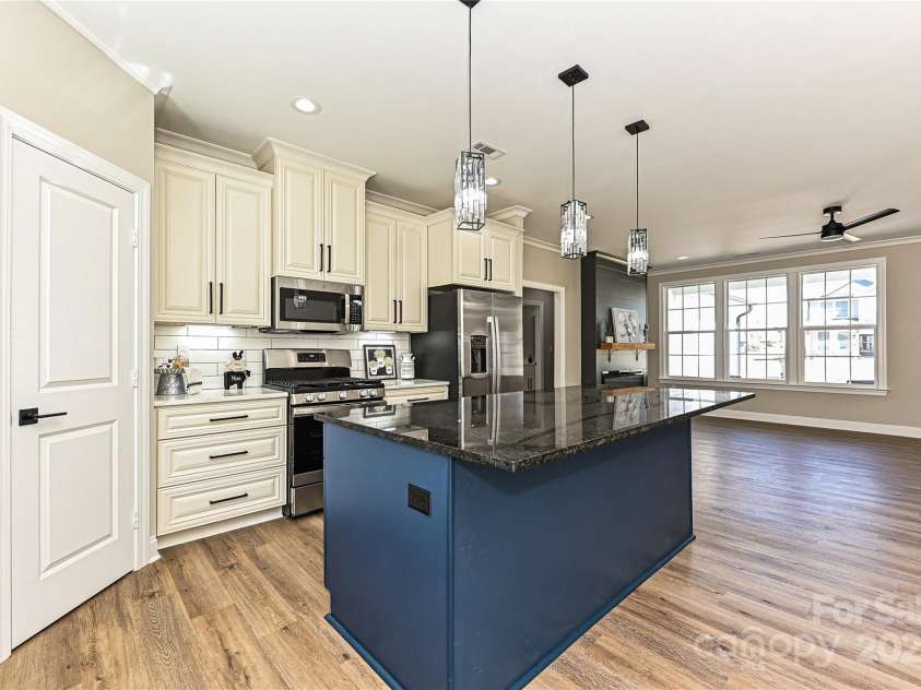 603 Elm Street, Cherryville, NC 28021.  MLS# CAR4229181, YatesRealty ID 29613. 