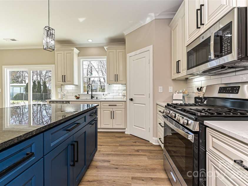 603 Elm Street, Cherryville, NC 28021.  MLS# CAR4229181, YatesRealty ID 29613. 