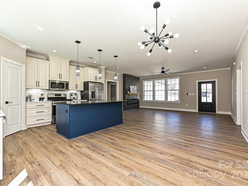 603 Elm Street, Cherryville, NC 28021.  MLS# CAR4229181, YatesRealty ID 29613. 