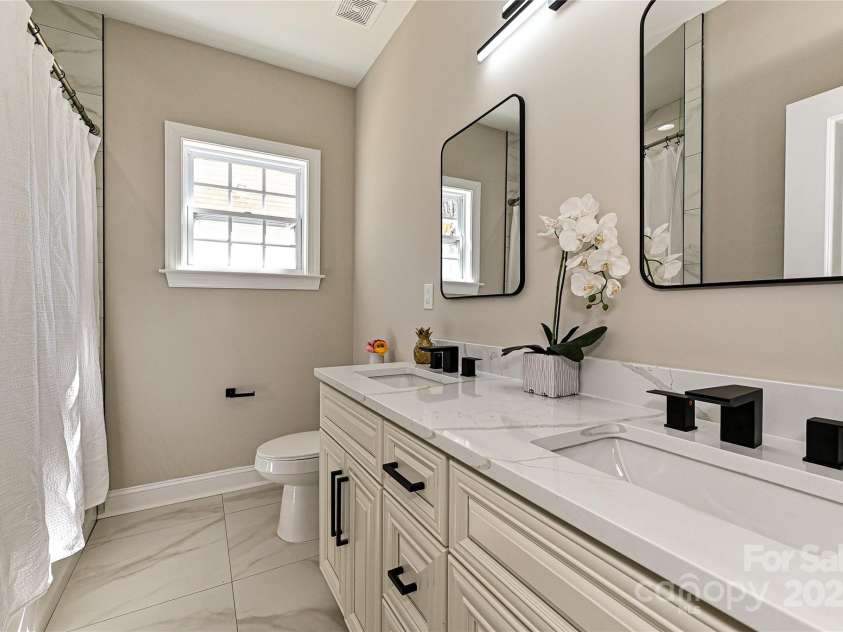 603 Elm Street, Cherryville, NC 28021.  MLS# CAR4229181, YatesRealty ID 29613. 