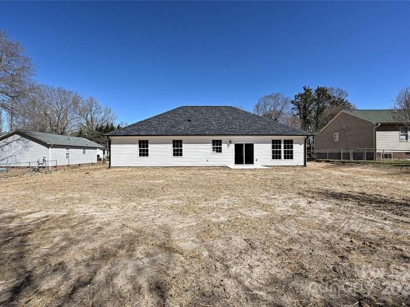 603 Elm Street, Cherryville, NC 28021.  MLS# CAR4229181, YatesRealty ID 29613. 