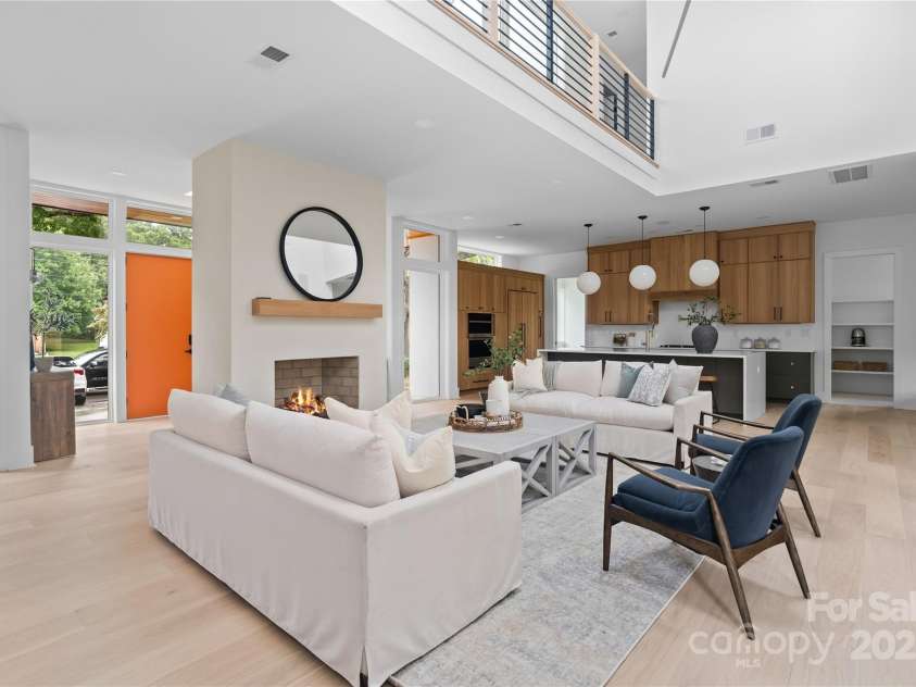 3822 Topsfield Road, Charlotte, NC 28211.  MLS# CAR4263013, YatesRealty ID 29614. 