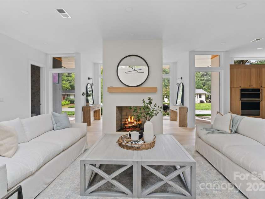 3822 Topsfield Road, Charlotte, NC 28211.  MLS# CAR4263013, YatesRealty ID 29614. 
