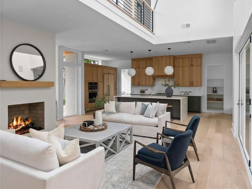 3822 Topsfield Road, Charlotte, NC 28211.  MLS# CAR4263013, YatesRealty ID 29614. 