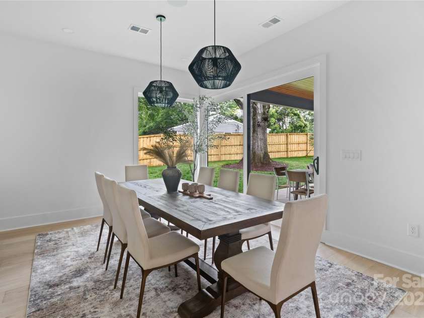 3822 Topsfield Road, Charlotte, NC 28211.  MLS# CAR4263013, YatesRealty ID 29614. 
