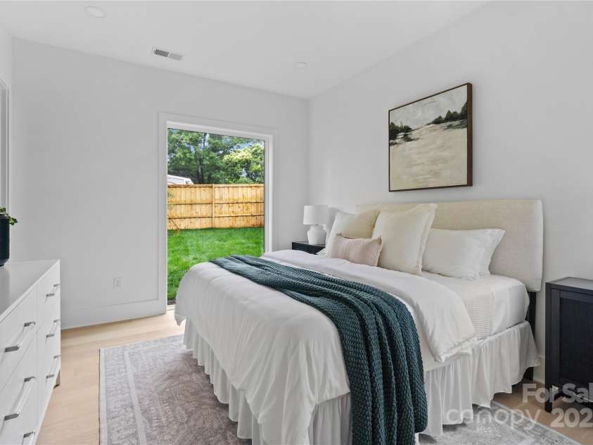 3822 Topsfield Road, Charlotte, NC 28211.  MLS# CAR4263013, YatesRealty ID 29614. 