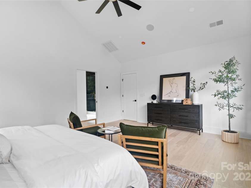 3822 Topsfield Road, Charlotte, NC 28211.  MLS# CAR4263013, YatesRealty ID 29614. 