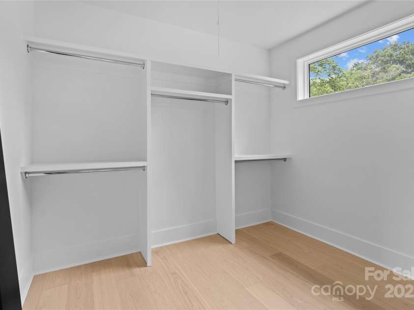 3822 Topsfield Road, Charlotte, NC 28211.  MLS# CAR4263013, YatesRealty ID 29614. 