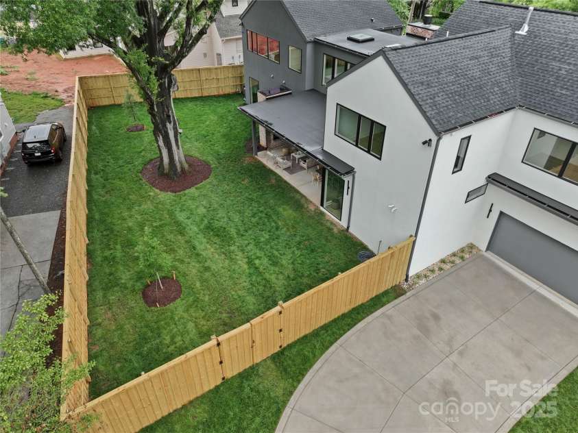 3822 Topsfield Road, Charlotte, NC 28211.  MLS# CAR4263013, YatesRealty ID 29614. 