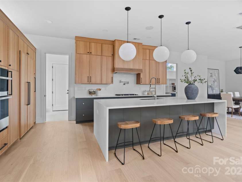 3822 Topsfield Road, Charlotte, NC 28211.  MLS# CAR4316763, YatesRealty ID 29614. 