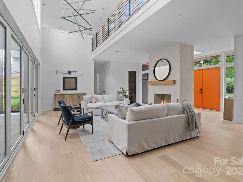 3822 Topsfield Road, Charlotte, NC 28211.  MLS# CAR4316763, YatesRealty ID 29614. 