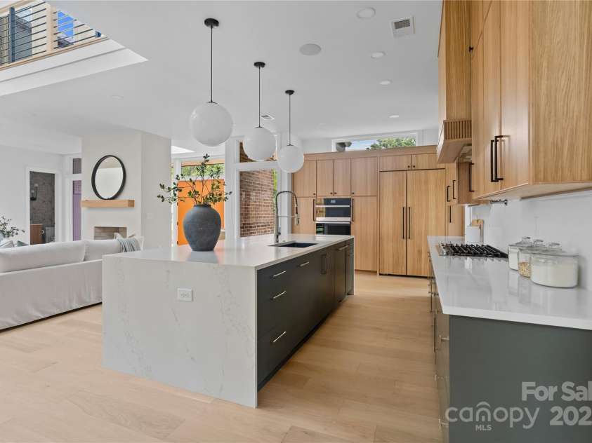 3822 Topsfield Road, Charlotte, NC 28211.  MLS# CAR4316763, YatesRealty ID 29614. 