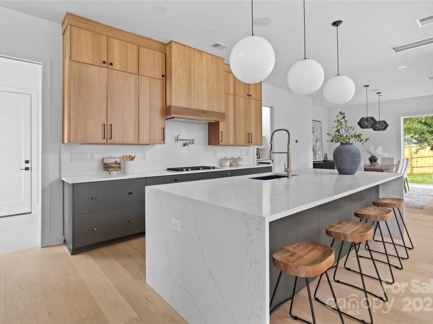 3822 Topsfield Road, Charlotte, NC 28211.  MLS# CAR4316763, YatesRealty ID 29614. 