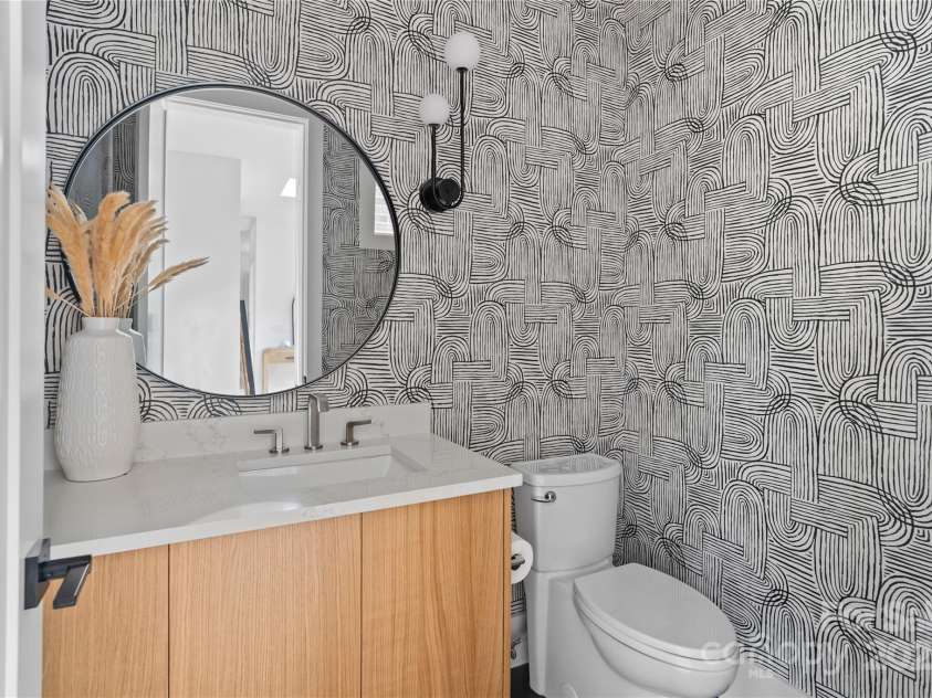 3822 Topsfield Road, Charlotte, NC 28211.  MLS# CAR4316763, YatesRealty ID 29614. 