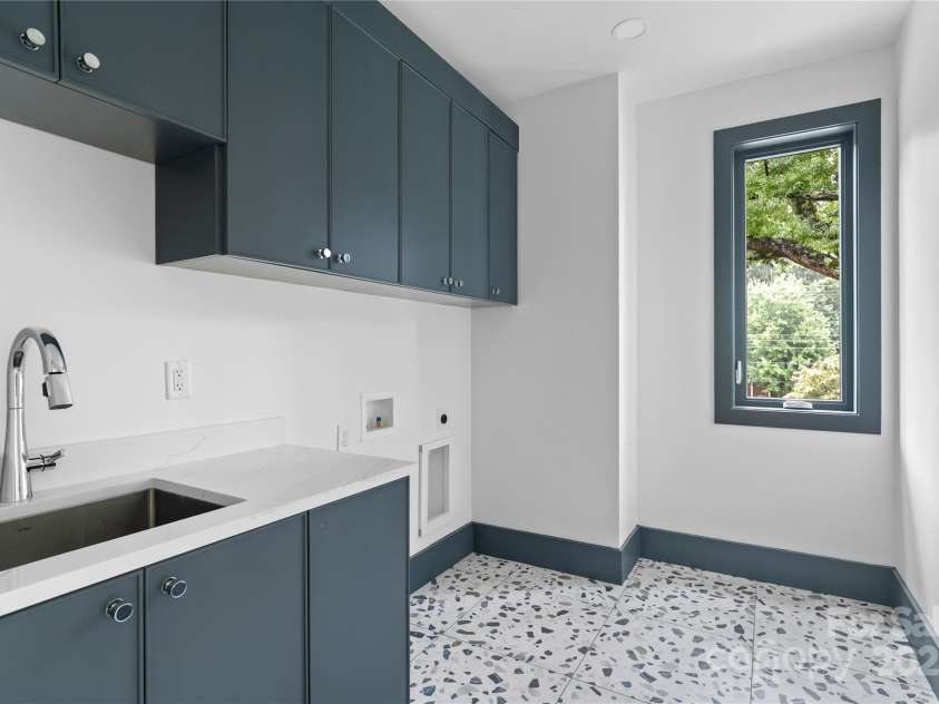 3822 Topsfield Road, Charlotte, NC 28211.  MLS# CAR4316763, YatesRealty ID 29614. 