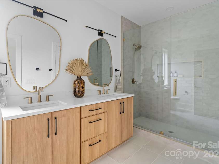 3822 Topsfield Road, Charlotte, NC 28211.  MLS# CAR4316763, YatesRealty ID 29614. 