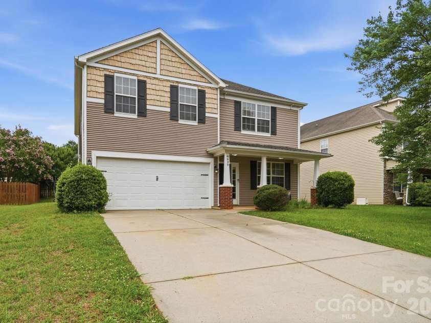 6629 Thistle Down Drive, Harrisburg, NC 28075.  MLS# CAR4367628, YatesRealty ID 29615. 