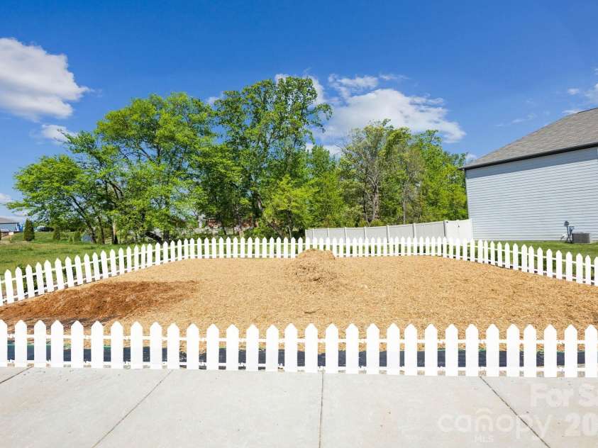 2709 Blue Sky Meadows Drive, Monroe, NC 28110.  MLS# CAR4388795, YatesRealty ID 29616. 