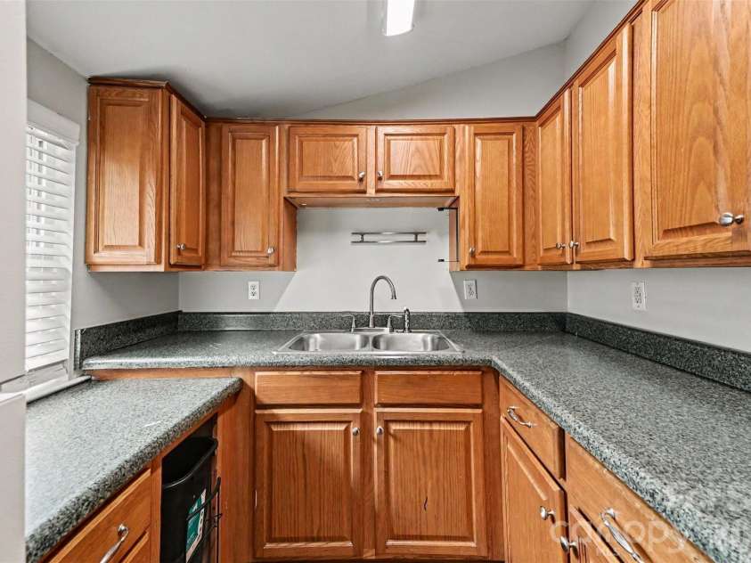 2201 Acme Road, Belmont, NC 28012.  MLS# CAR4386802, YatesRealty ID 29617. Kitchen