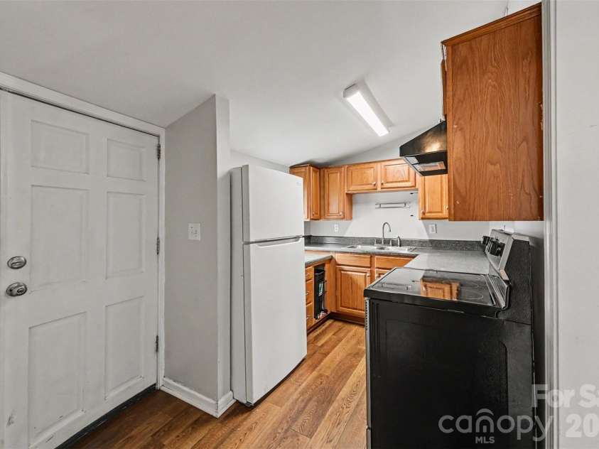 2201 Acme Road, Belmont, NC 28012.  MLS# CAR4386802, YatesRealty ID 29617. Kitchen