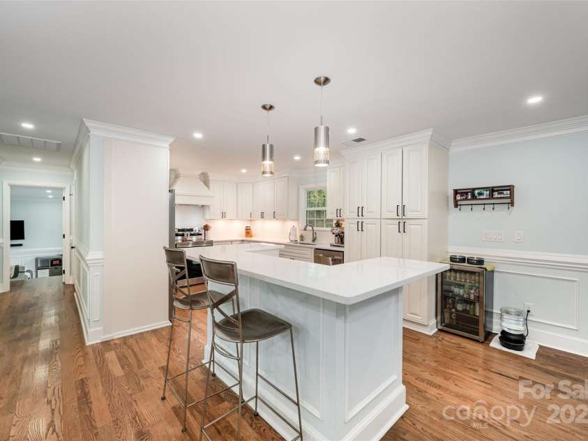 8817 Dogwood Drive, Charlotte, NC 28215.  MLS# CAR4285179, YatesRealty ID 29617. 