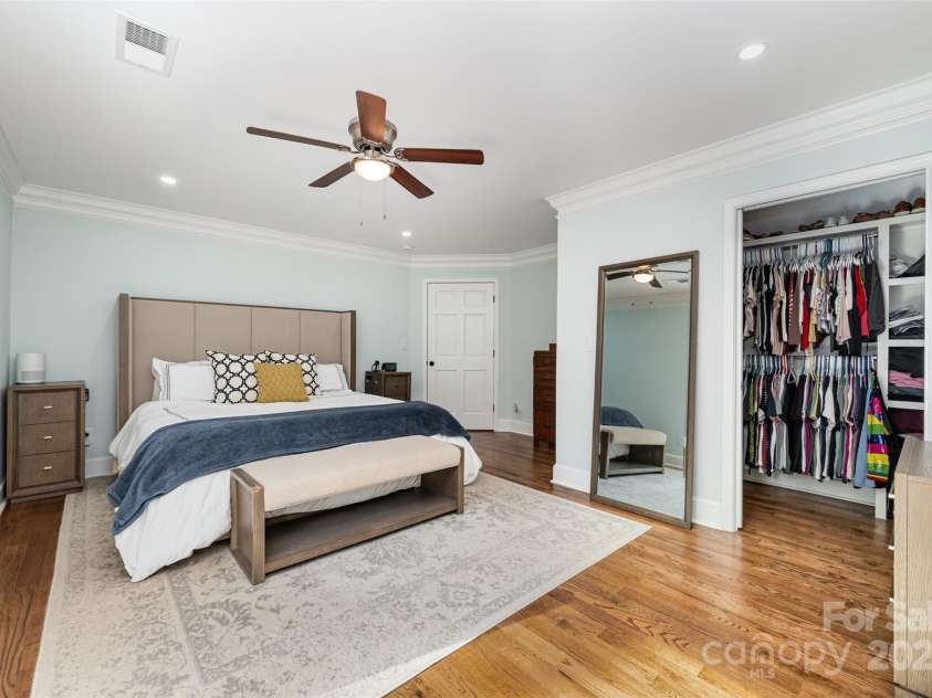 8817 Dogwood Drive, Charlotte, NC 28215.  MLS# CAR4285179, YatesRealty ID 29617. 