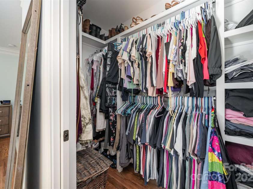 8817 Dogwood Drive, Charlotte, NC 28215.  MLS# CAR4285179, YatesRealty ID 29617. 