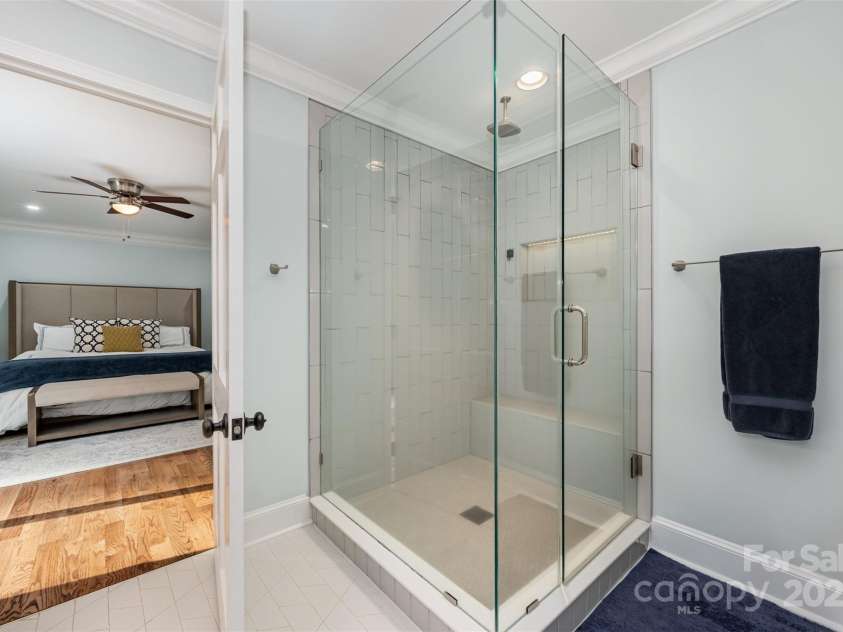 8817 Dogwood Drive, Charlotte, NC 28215.  MLS# CAR4285179, YatesRealty ID 29617. 