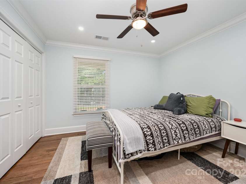 8817 Dogwood Drive, Charlotte, NC 28215.  MLS# CAR4285179, YatesRealty ID 29617. 