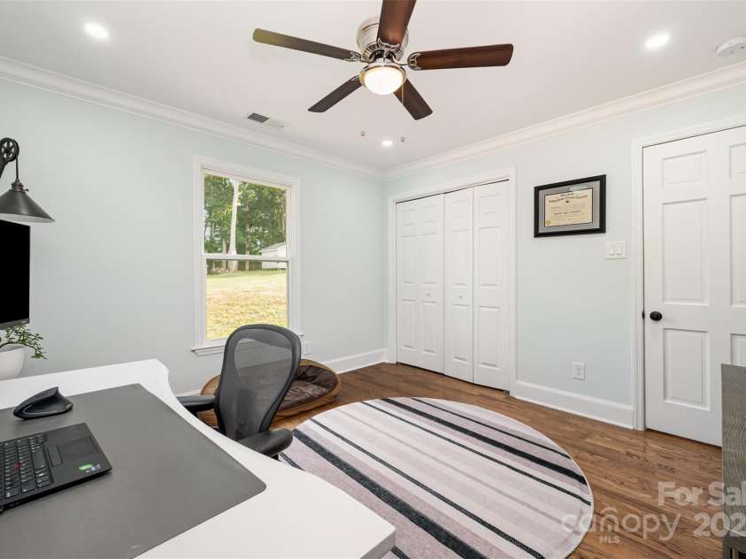 8817 Dogwood Drive, Charlotte, NC 28215.  MLS# CAR4285179, YatesRealty ID 29617. 